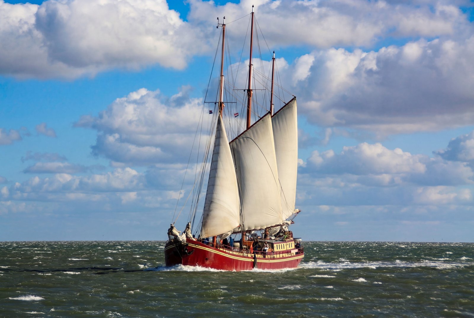 Traditionssegler Driemastklipper Radboud auf der Nordsee