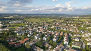 Horn-Bad Meinberg, Ortsteil Moorlage, Luftbild bei sonnigem Wetter